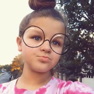 Meet your Posher, Addison